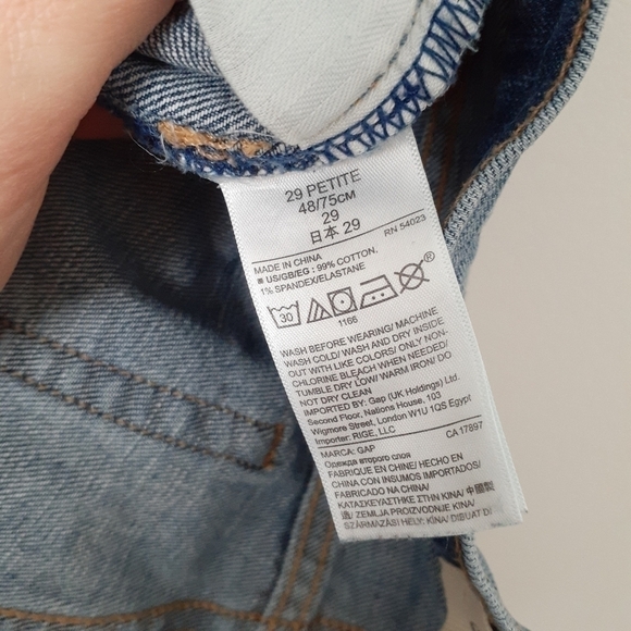 **Host Pick** Gap Distressed Best Girlfriend Jeans - Picture 5 of 6